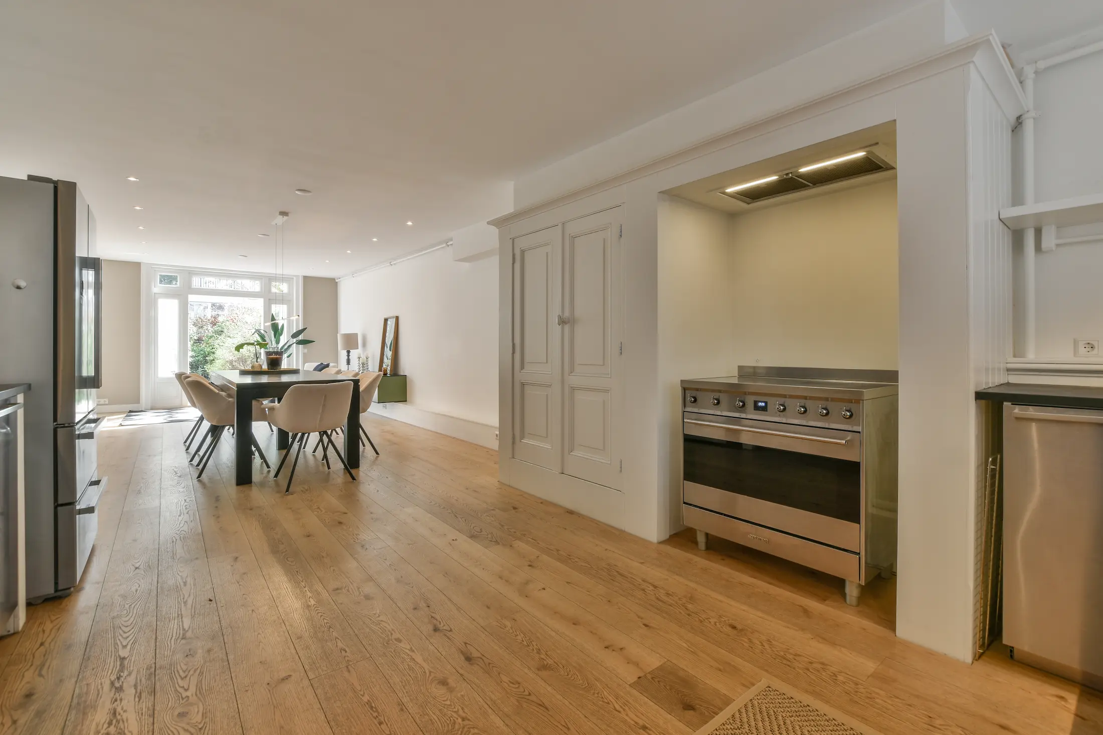 Spacious timber flooring